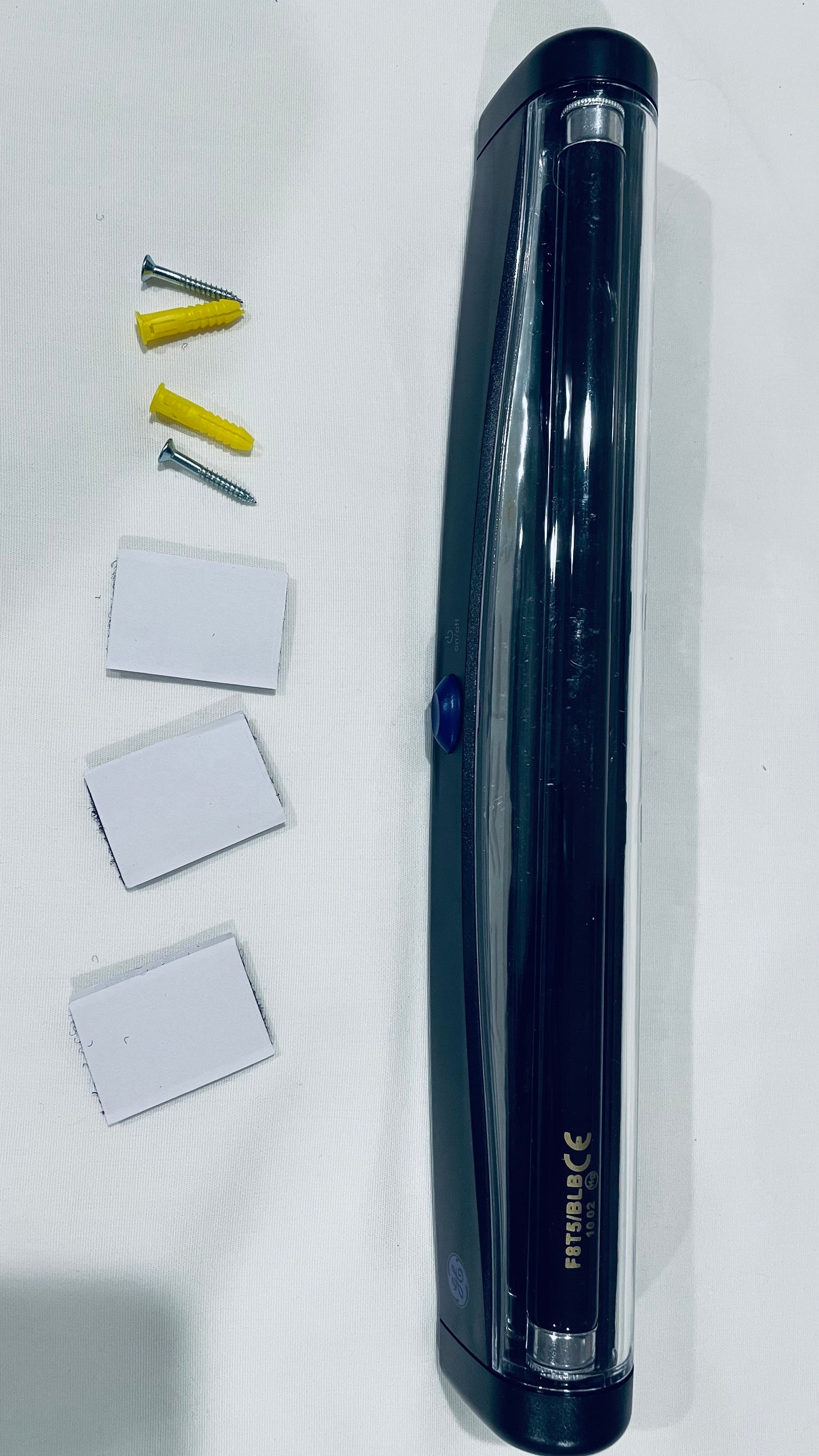 GE Fluorescent Blacklight -12" -AAA battery operated